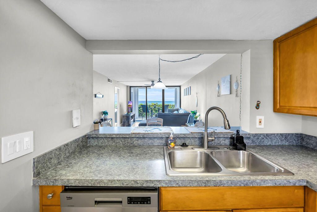 10102 S Ocean Drive, Unit 204a, Jensen Beach, FL 34957 Photo