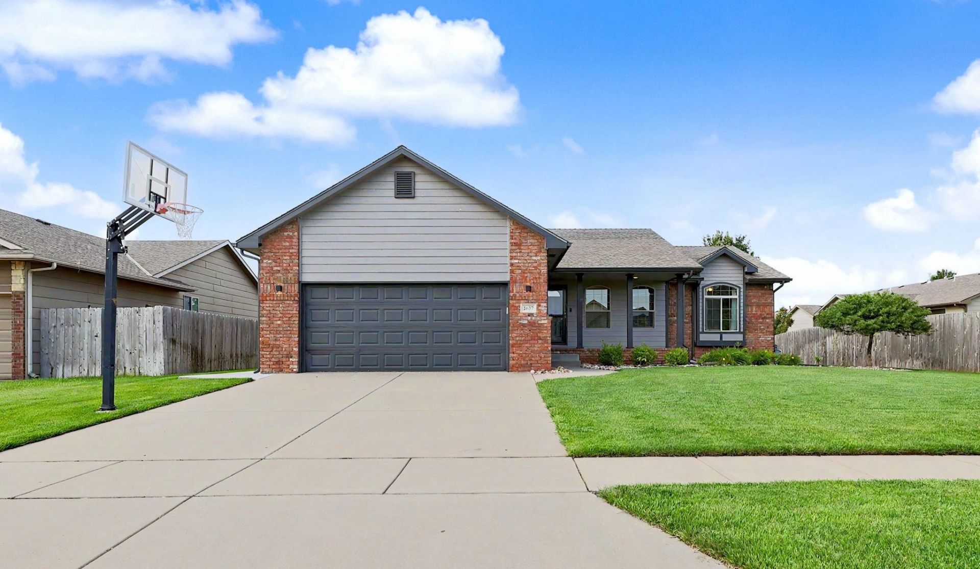 2637 E Mason Ridge, Derby, KS 67037 Main Photo
