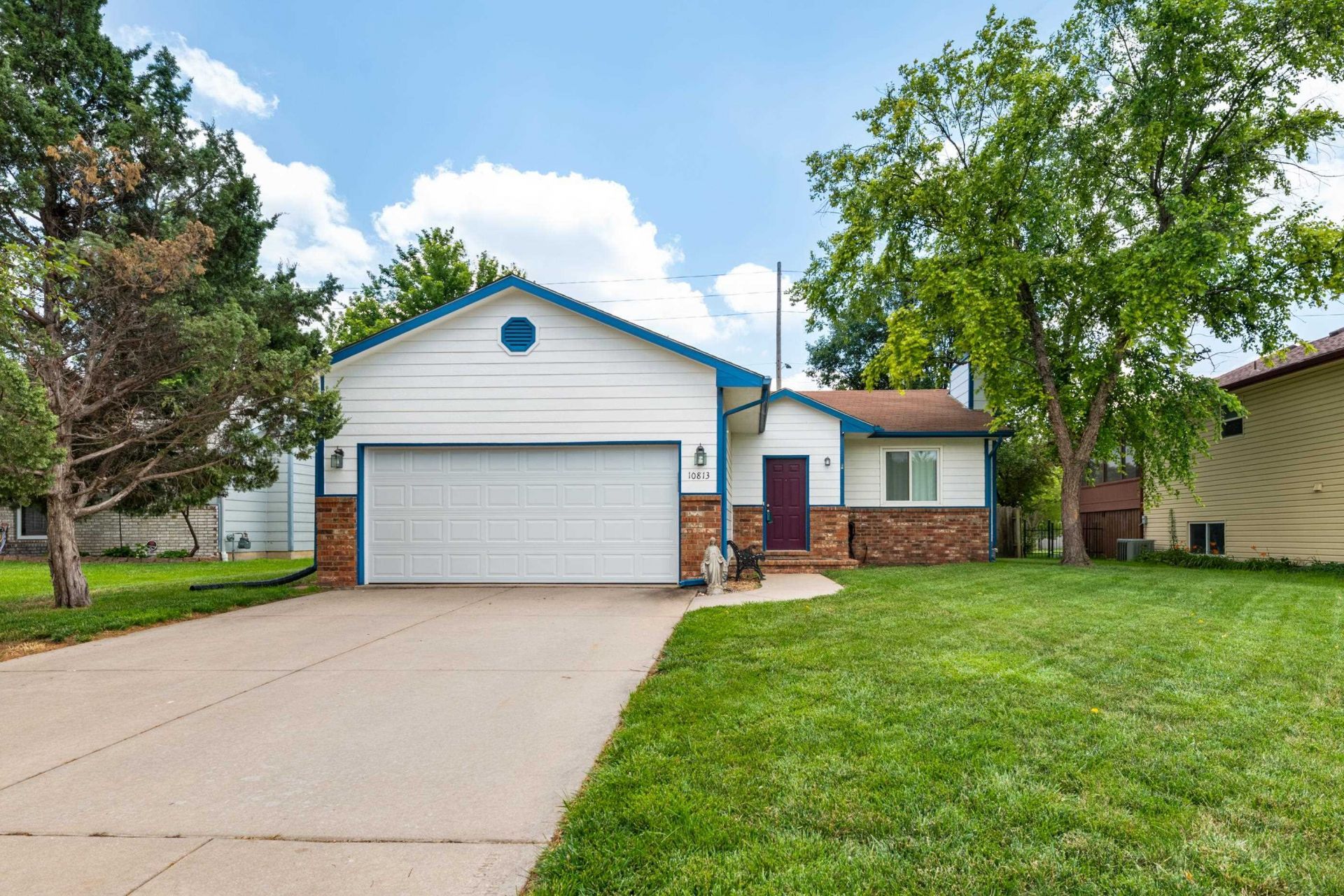 10813 W Blake Cir, Wichita, KS 67209 Main Photo