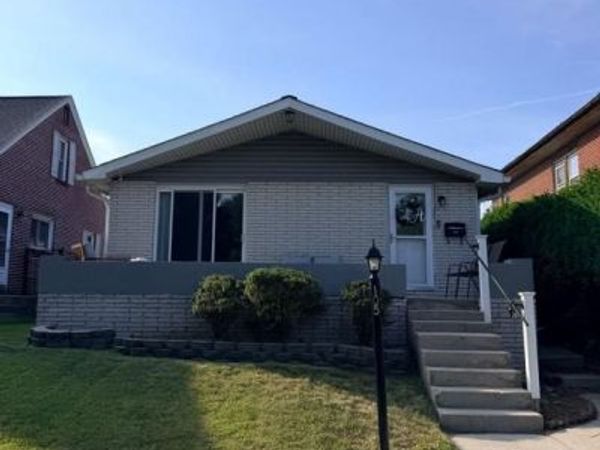 105 W AREBA AVENUE , HERSHEY, PA 17033