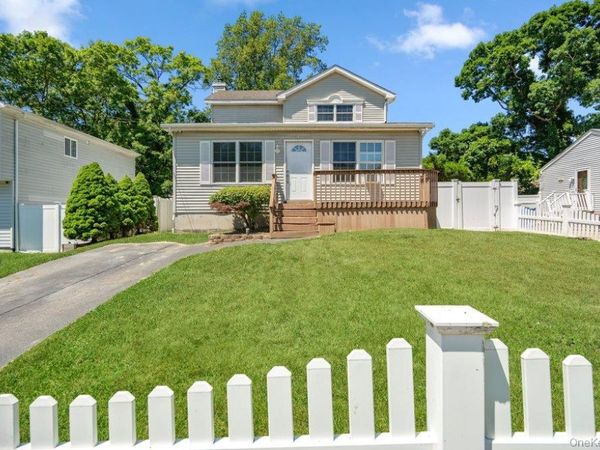 16 Gores Drive, Mastic, NY 11950