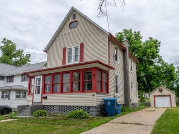 918 Jackson Avenue, DIXON, IL 61021