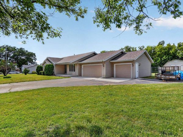 6612 Saddle Club Drive, ROSCOE, IL 61073
