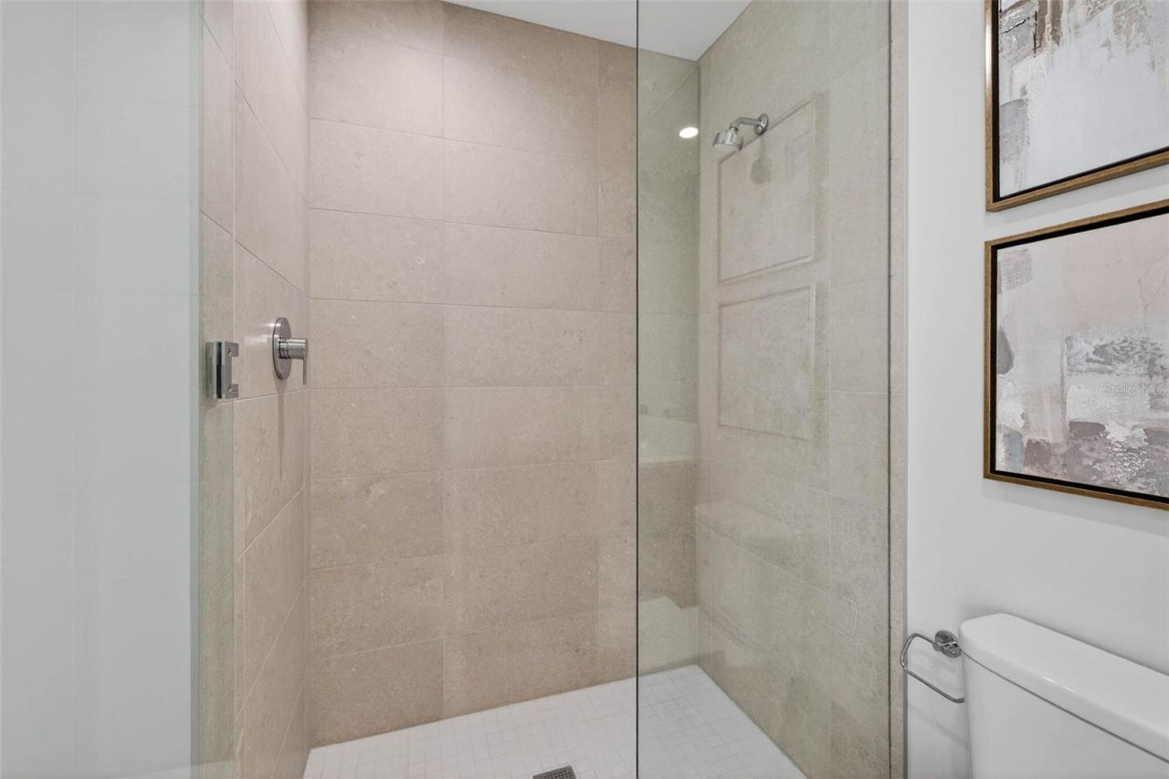 275 1st Ave S, Unit 2706, Saint Petersburg, FL 33701 Photo