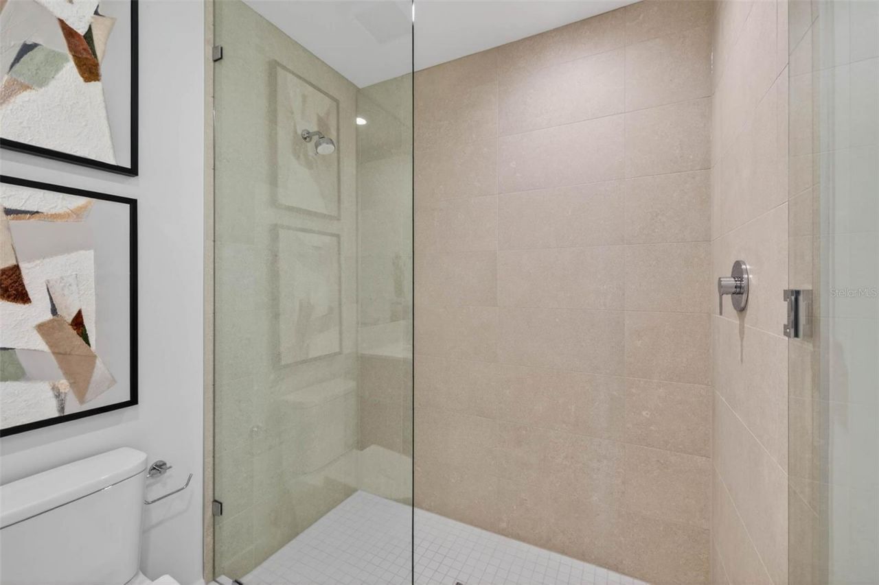 275 1st Ave S, Unit 2706, Saint Petersburg, FL 33701 Photo