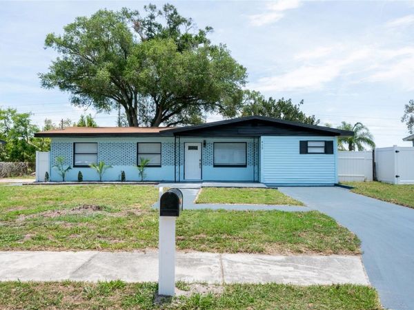 415 COUNTRY CLUB DRIVE , OLDSMAR, FL 34677
