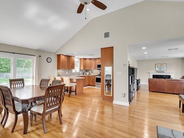 7 Liana, Woburn, MA 01801