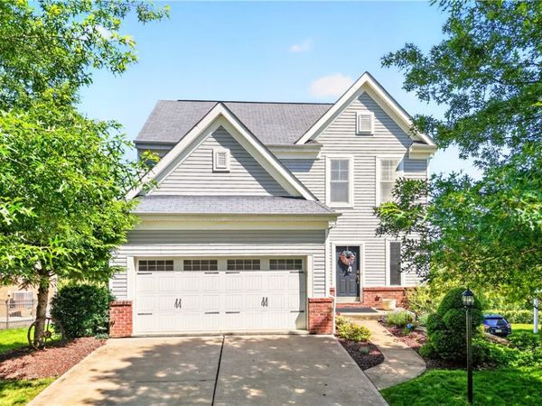 1072 Woodlawn Drive, Canonsburg, PA 15317
