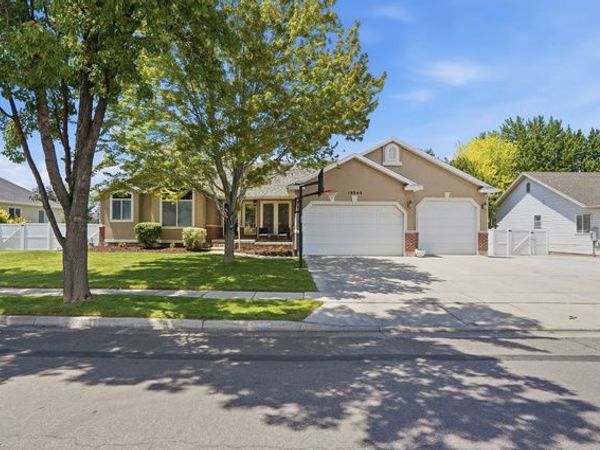 10866 S MARSHA KAYE CIR , Sandy, UT 84070