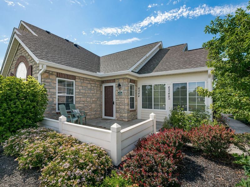 6244 Ardmore Way, Unit 1, Dublin, OH 43016 Photo 2