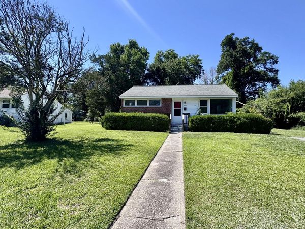 425 New River Drive , Jacksonville, NC 28540