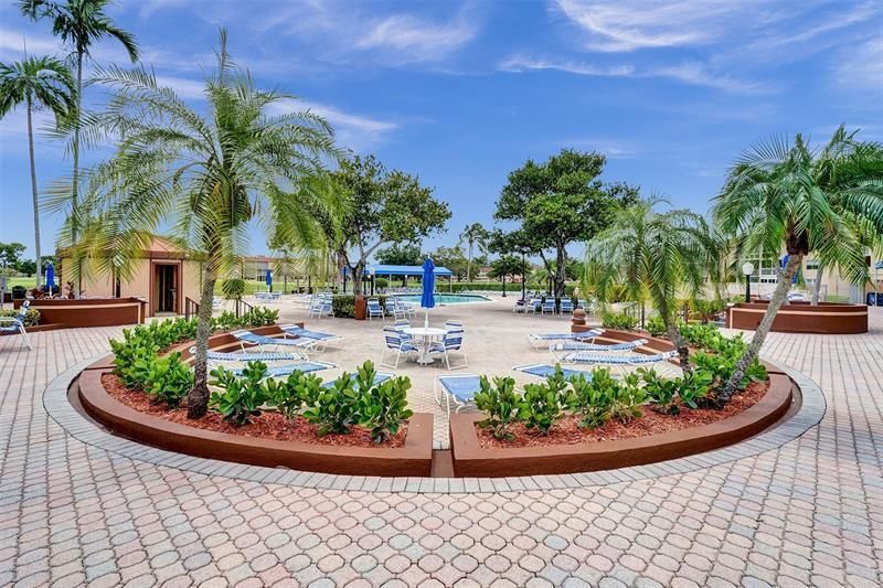 9330 S Sunrise Lakes Boulevard, Unit 304, Sunrise, FL 33322 Photo