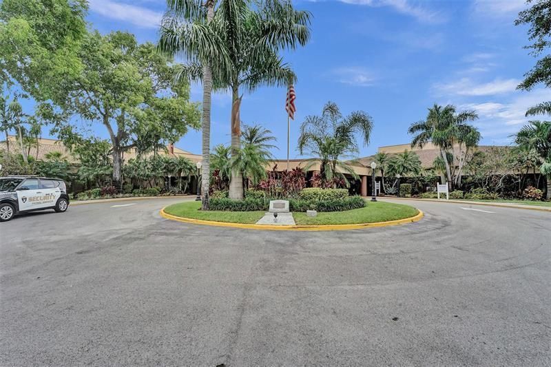 9330 S Sunrise Lakes Boulevard, Unit 304, Sunrise, FL 33322 Photo