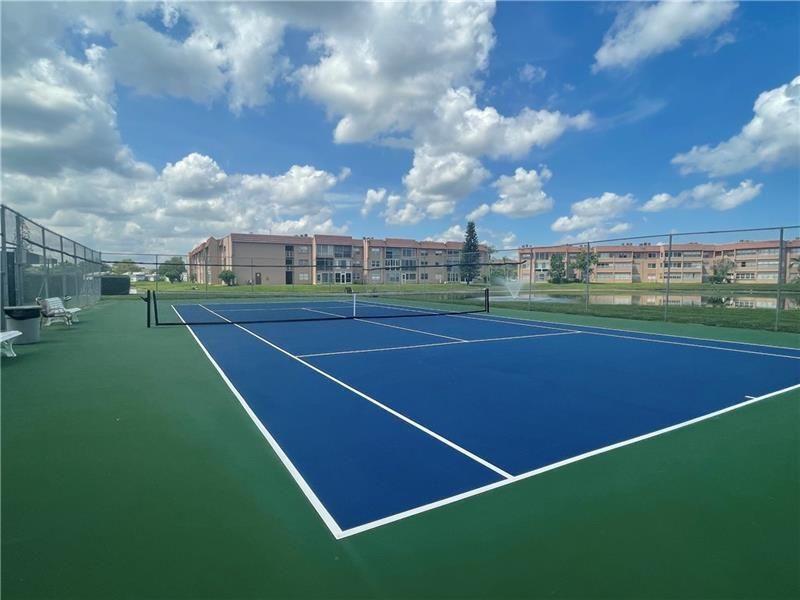 9330 S Sunrise Lakes Boulevard, Unit 304, Sunrise, FL 33322 Photo