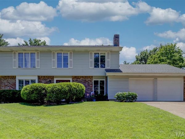 15328 Golden Rain Drive , Chesterfield, MO 63017