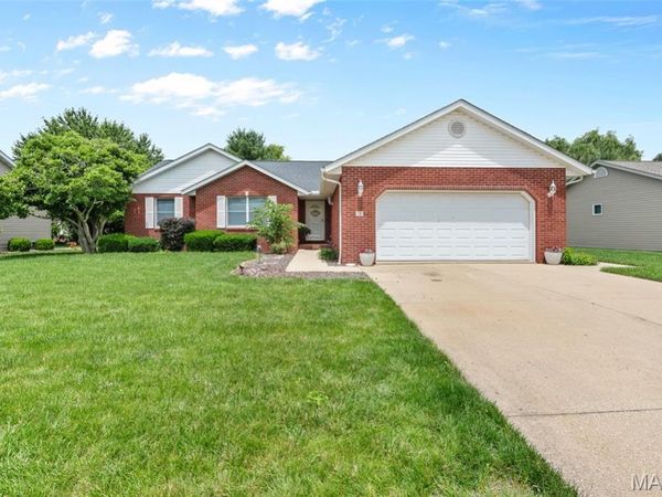 15 QUAIL Drive, Highland, IL 62294