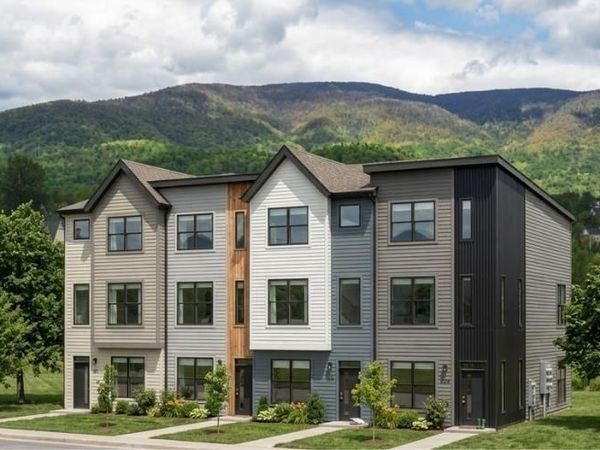 5B CURIE DR , CHARLOTTESVILLE, VA 22903