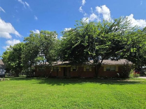 305 School House Road, Paradise, TX 76073