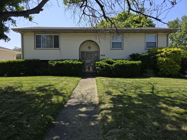 9508 Southwood Drive , Munster, IN 46321