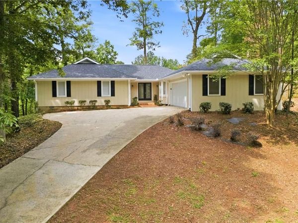 495 Knoll Woods Drive, Roswell, GA 30075