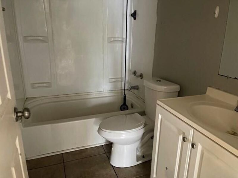 1091 S Hampton Road , Columbus, OH 43227 Photo 10
