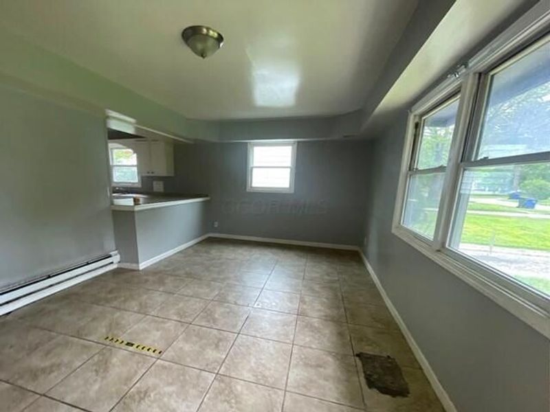 1091 S Hampton Road , Columbus, OH 43227 Photo 6
