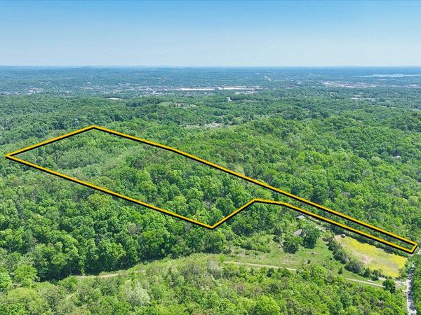 18 Dry Creek Rd , Goodlettsville, TN 37072