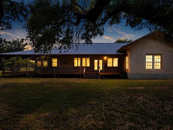 981 River Bend DR, Blanco, TX 78606