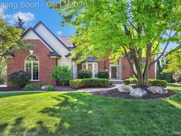 1399 Pebble Ridge Drive, Rochester, MI 48307