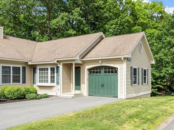 25 Flagstone Way, Unit 25, Windham, NH 03087