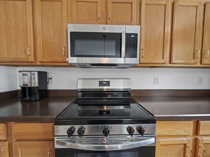 1092 Oxford Drive N, Pataskala, OH 43062 Photo 8