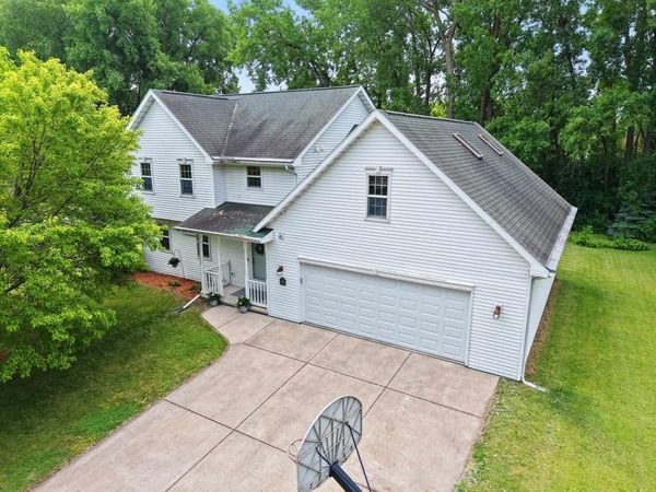 2098 S ROCK RIVER CIRCLE, De Pere, WI 54115