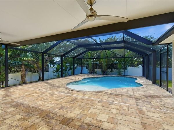 317 SW 25th AVE, CAPE CORAL, FL 33991