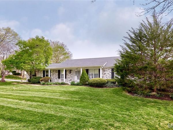 668 Stablestone Drive , Chesterfield, MO 63017