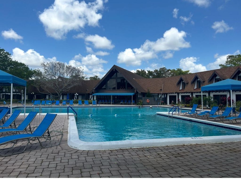 3660 Inverrary Drive, Unit 1b, Lauderhill, FL 33319 Photo