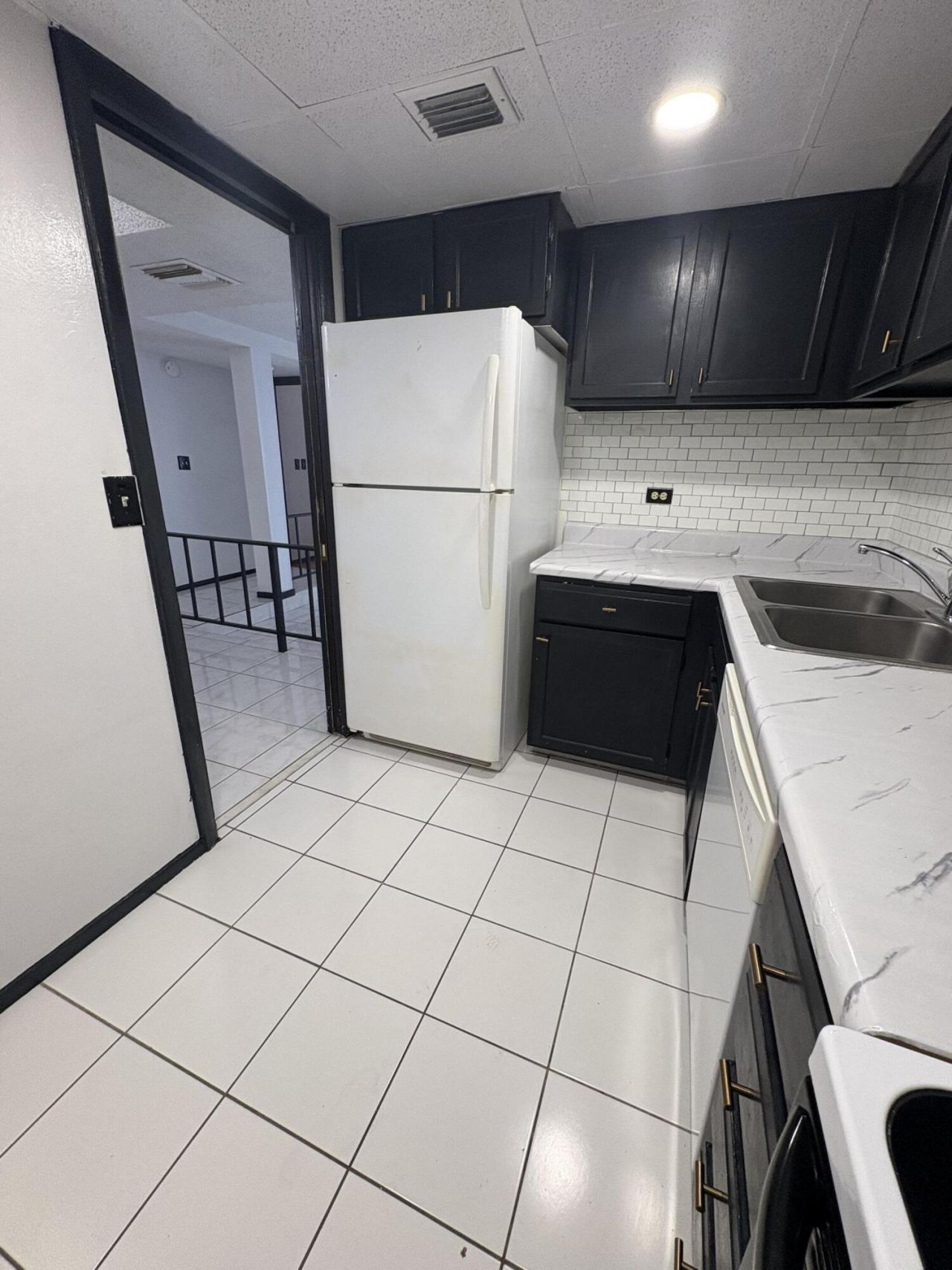 3660 Inverrary Drive, Unit 1b, Lauderhill, FL 33319 Photo