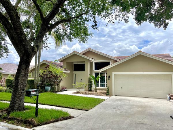 921 Lakewood Court, Weston, FL 33326