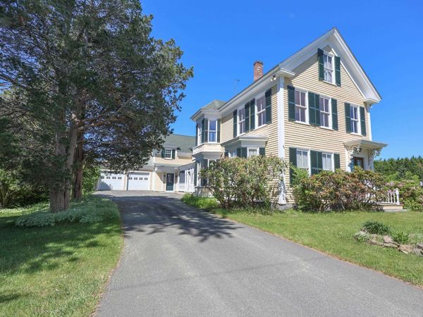 34 Post Road, North Hampton, NH 03862