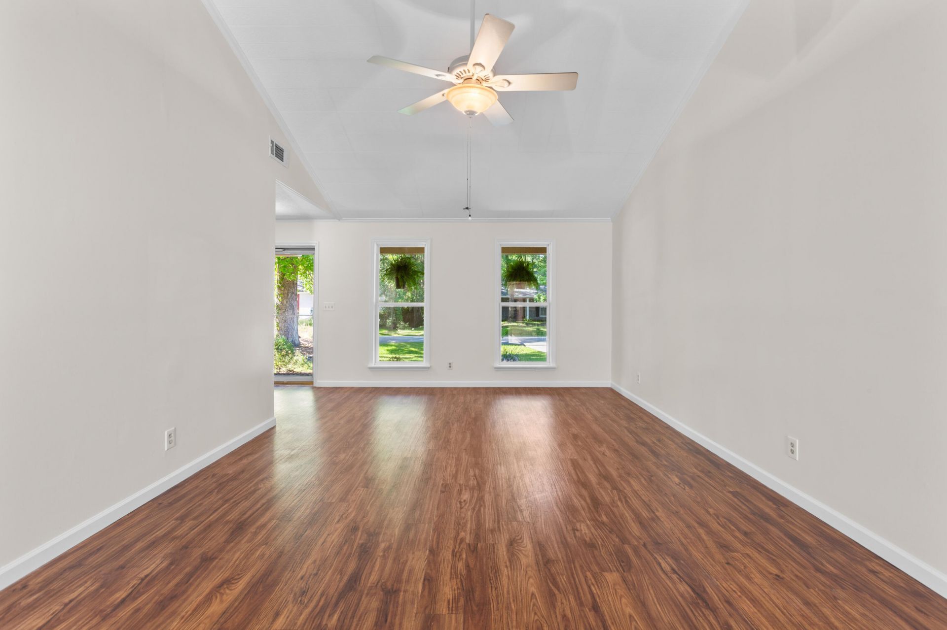 29 Hillcreek Boulevard Photo 12