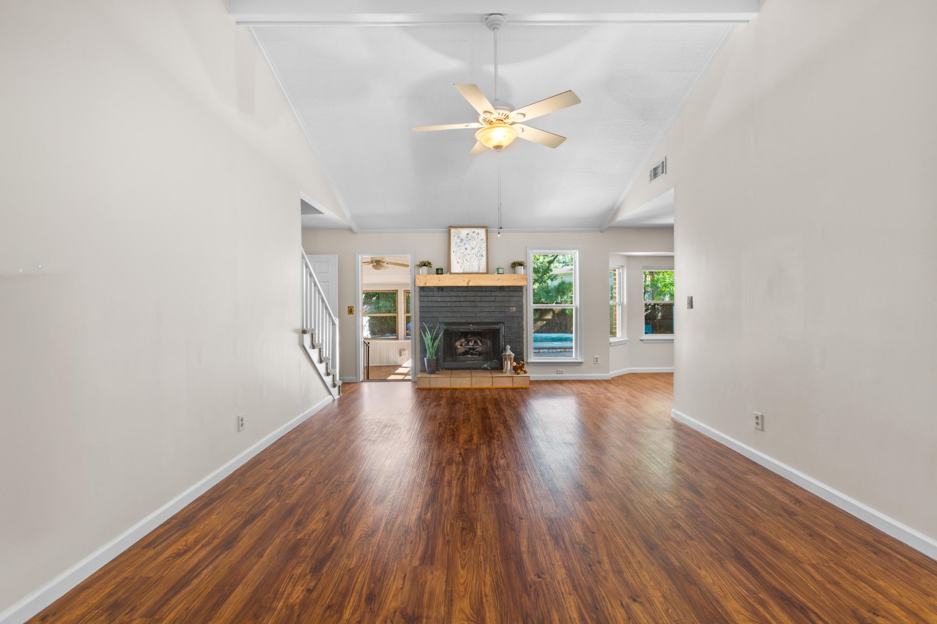 29 Hillcreek Boulevard Photo 13