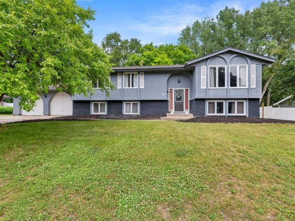 121 Chaparral Drive , Apple Valley, MN 55124