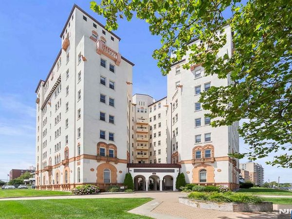 400 Deal Lake Drive 7H, ASBURY PARK, NJ 07712
