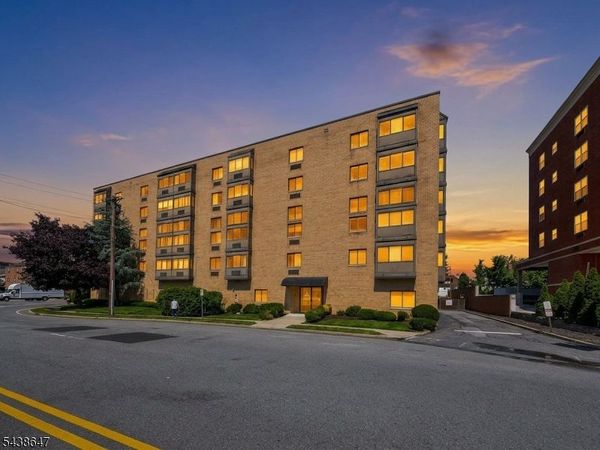 5 Linden St, Unit 2H, Hackensack, NJ 07601