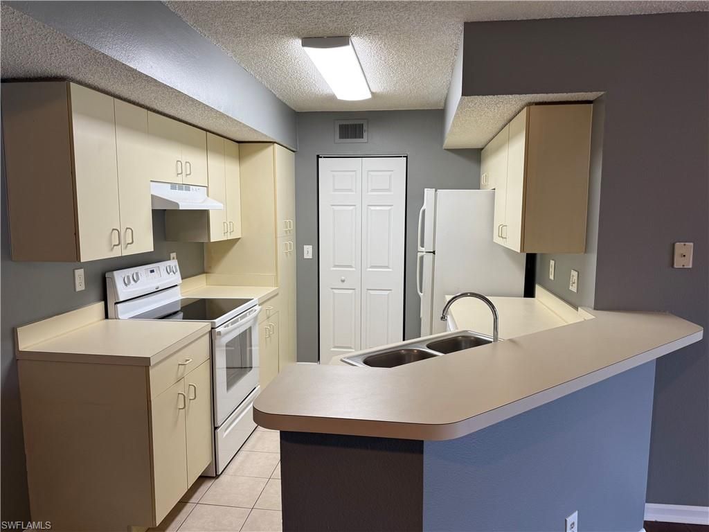 13615 Eagle Ridge Dr , Unit 1625, Fort Myers, FL 33912 Photo