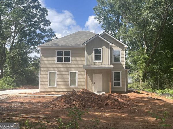 11 E Reynolds Street, Newnan, GA 30263