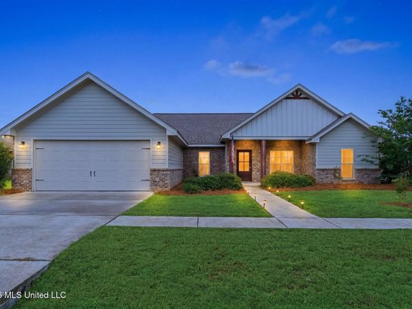 34 Castlewoods Way, Petal, MS 39465