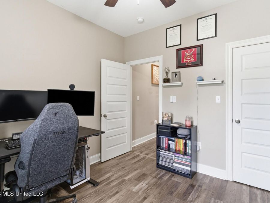 Property Image 37