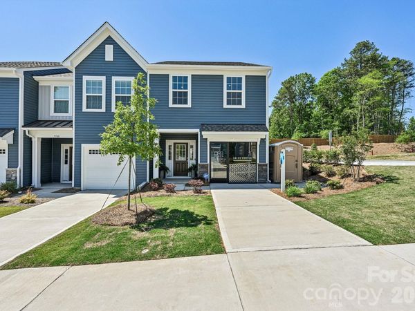 7567 Ethora Way, Charlotte, NC 28216