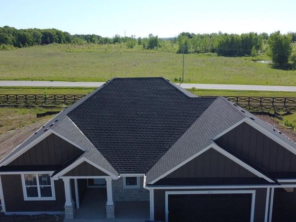 9800 N Migratory COURT, Mequon, WI 53097