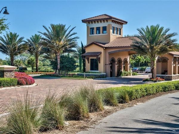 9426 Benvenuto CT, Unit 203, NAPLES, FL 34119